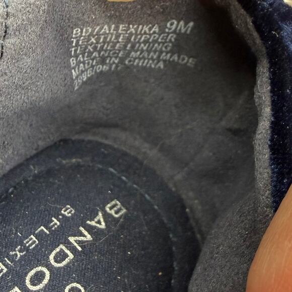 NWT Bandolino Alexia Velvet Navy Ballet Flats Size 9 Knotted Toe - Picture 7 of 8